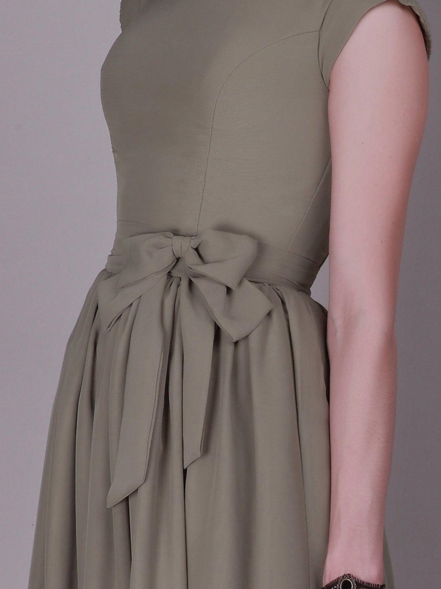 Chiffon Scoop Neck Sleeveless Bridesmaid Dress| Plus Size | 60+ Colors
