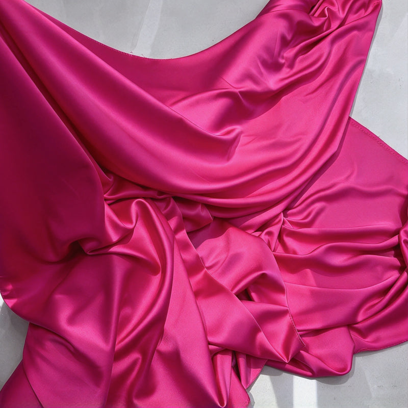 Pink Wedding Draping Fabric for Backdrops and Event Decor 170 × 100 cm