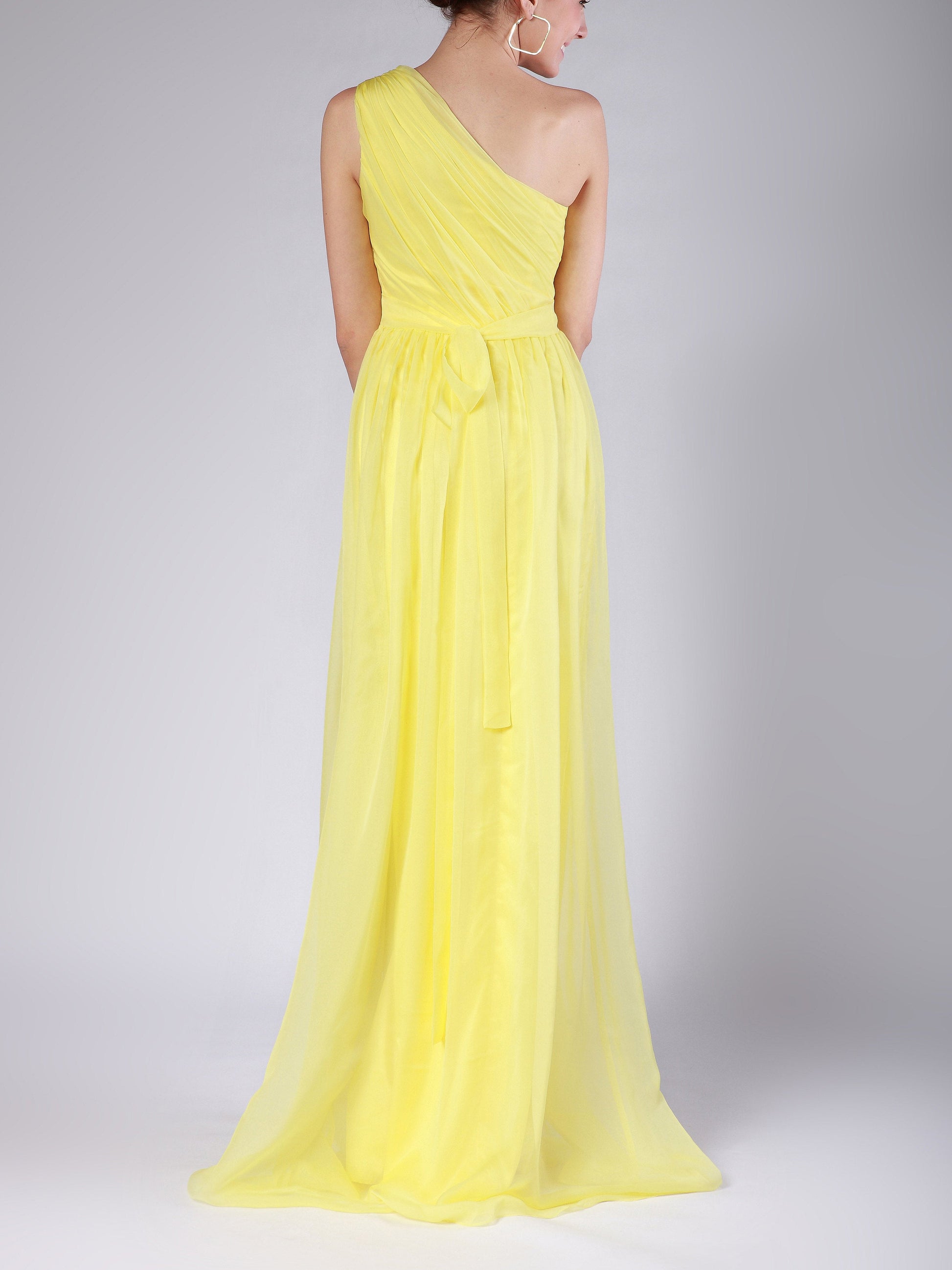 Chiffon Scoop Neck Sleeveless Bridesmaid Dress| Plus Size | 60+ Colors