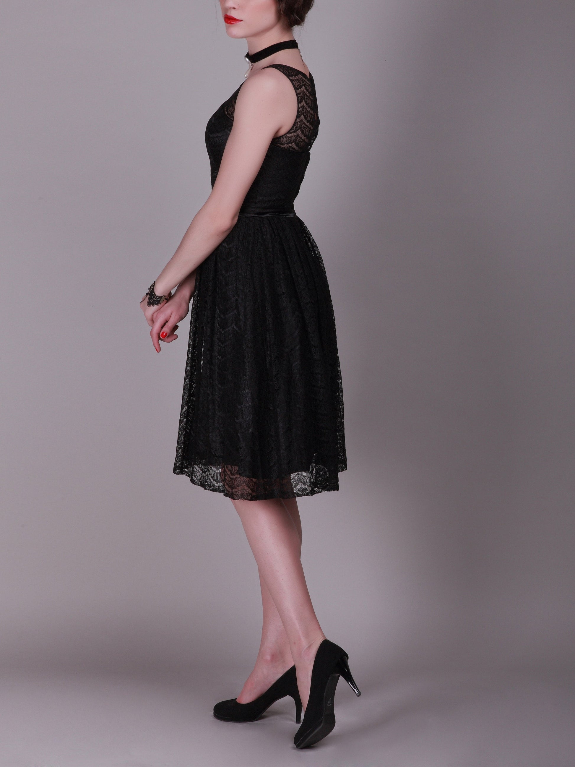 Chiffon Scoop Neck Sleeveless Bridesmaid Dress| Plus Size | 60+ Colors