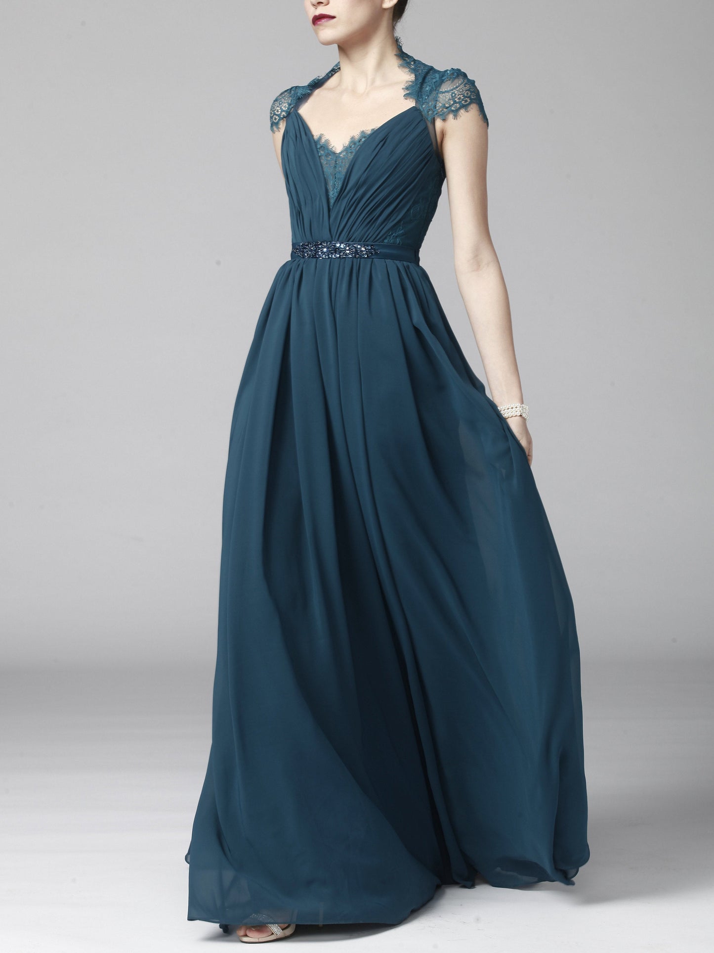 Lace Scoop Neck Sleeveless Bridesmaid Dress| Plus Size | 60+ Colors
