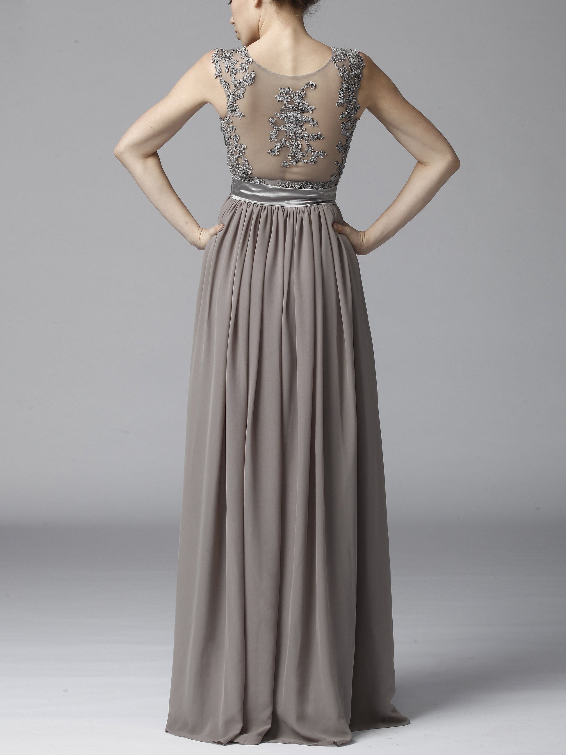 Lace Scoop Neck Sleeveless Bridesmaid Dress| Plus Size | 60+ Colors